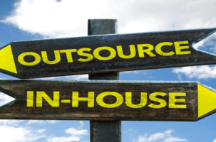 In-house vs Outsourcing Software Development